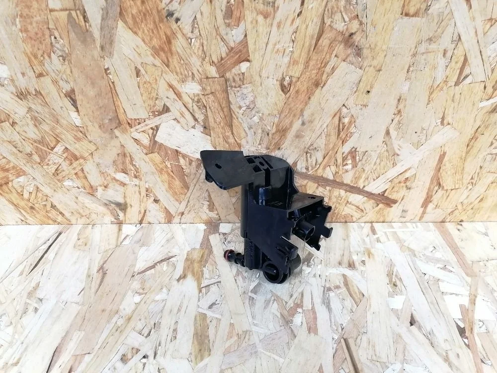 Форсунка омывателя фары лев. Toyota Corolla X (2006—2010) 8520802040