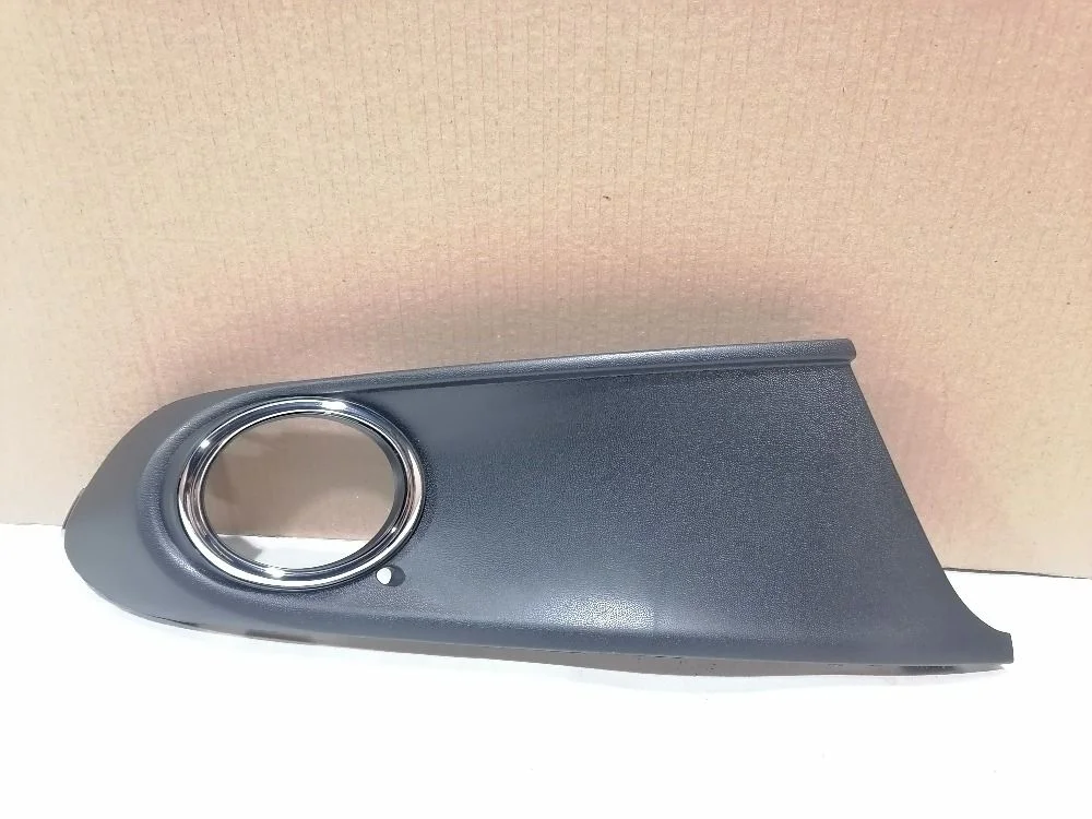 Решетка бампера правая (под ПТФ) Volkswagen Polo V (2009—2015)