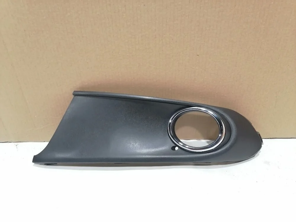 Решетка бампера левая (под ПТФ) Volkswagen Polo V (2009—2015)