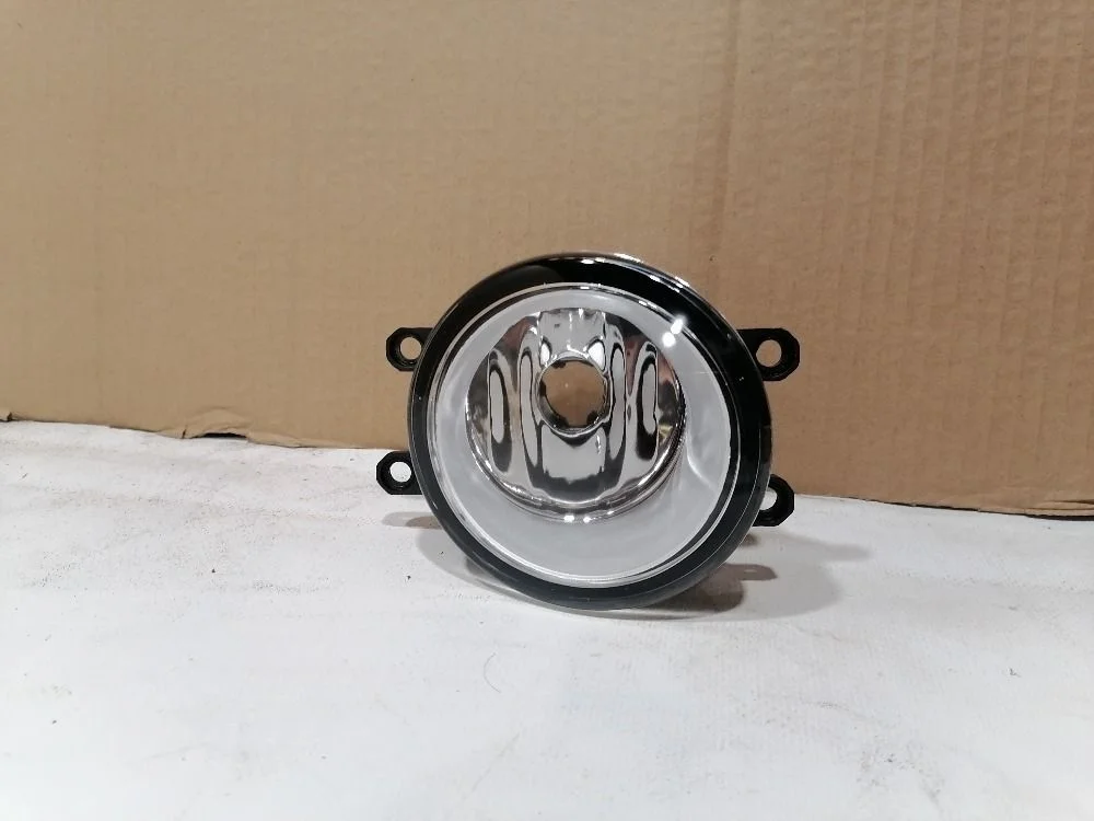 Фара противотуманная правая (ПТФ) Toyota Corolla X (2006—2010) 812100D040