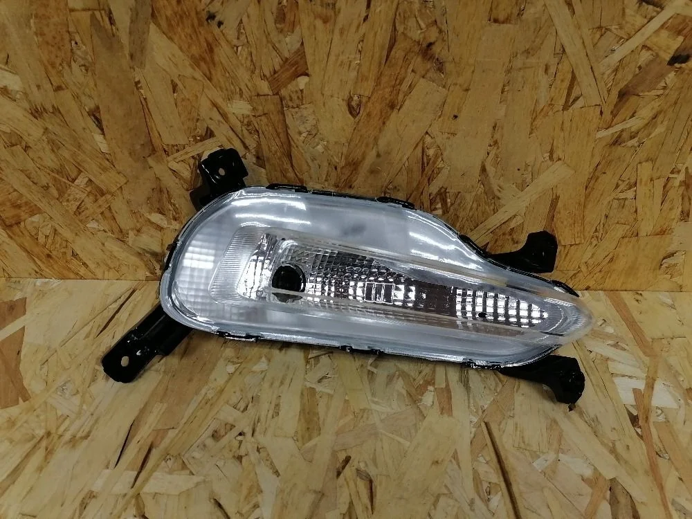 Фара противотуманная правая (ПТФ) Hyundai Solaris II (2017—2020) 92208H5000