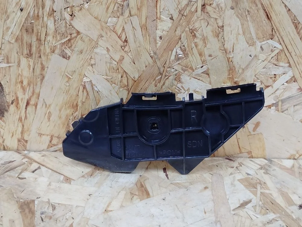 Кронштейн бампера зад. прав. Toyota Corolla X (2006—2010)