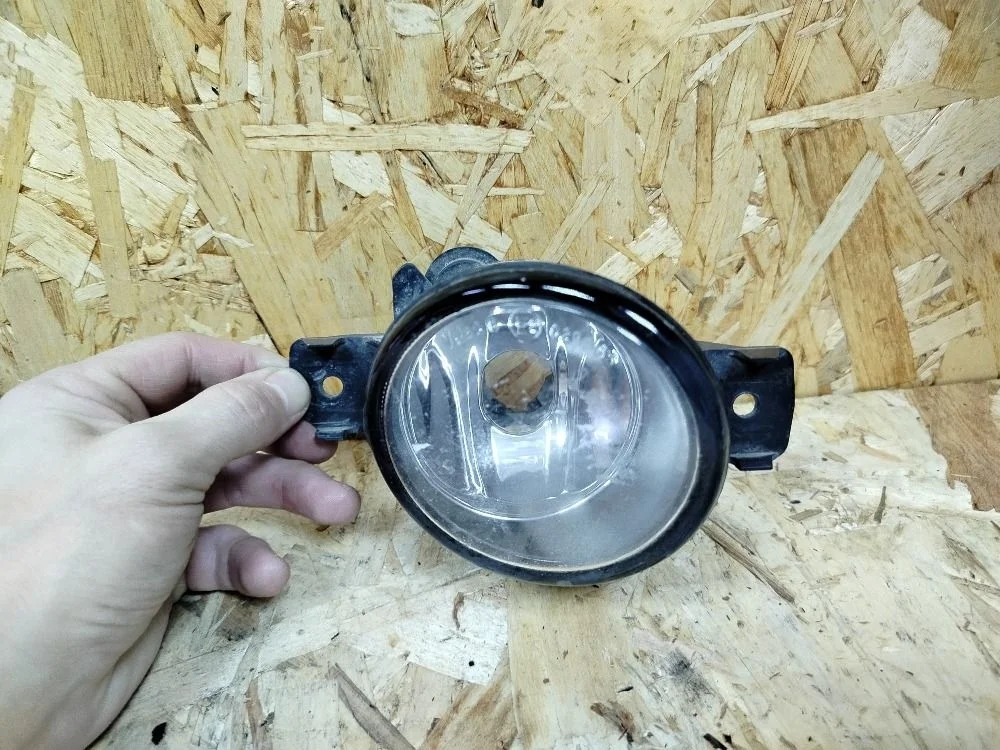 Фара противотуманная правая (ПТФ) Nissan Tiida C11 рестайлинг (2010—2013) 2615089929