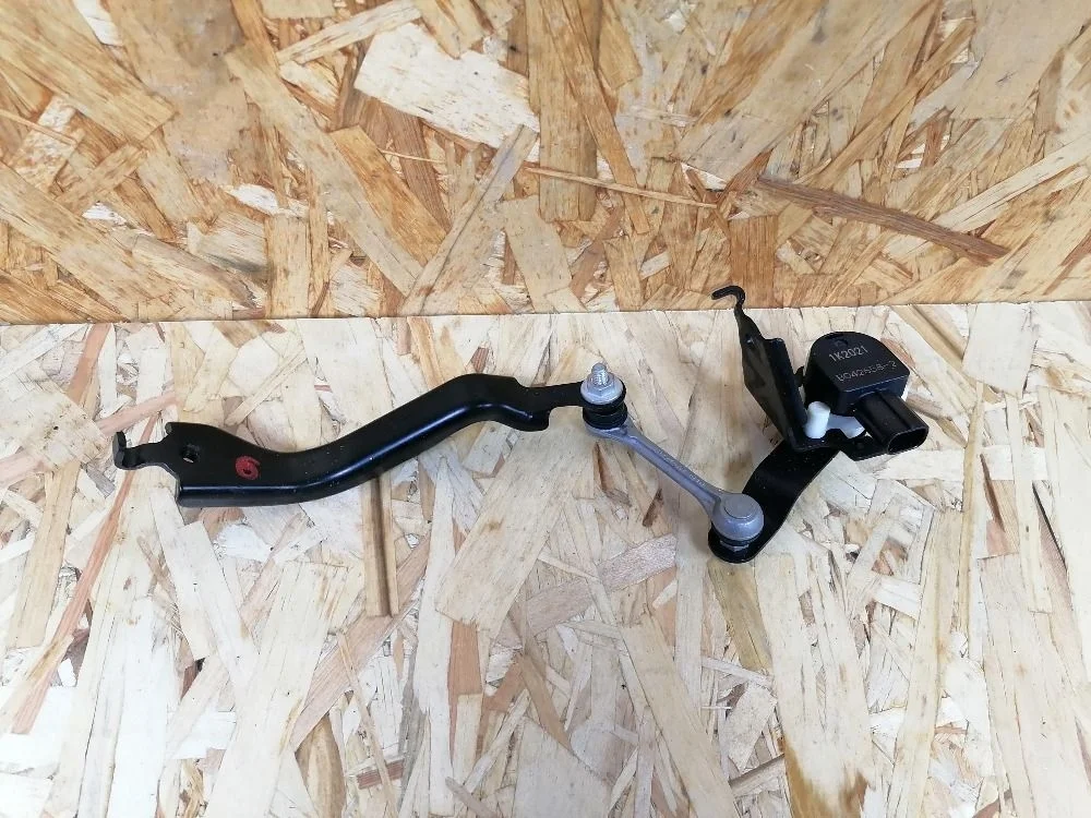 Датчик положения кузова Toyota RAV4 V (2018—2025) 8940842031