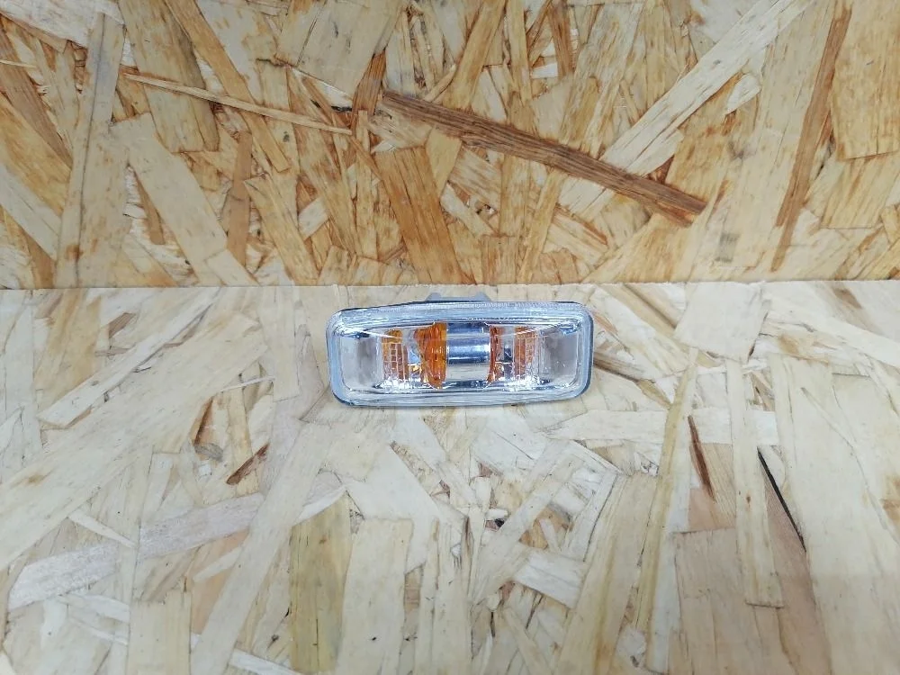 Повторитель поворота в крыло лев=прав Nissan Almera G15 (2012—2018) 26160EW00A