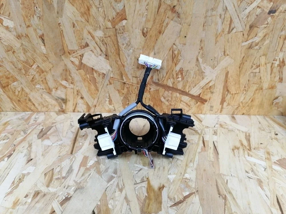 Кронштейн подрулевых переключателей Toyota Camry XV70 рестайлинг (2020—2025) 8431911010