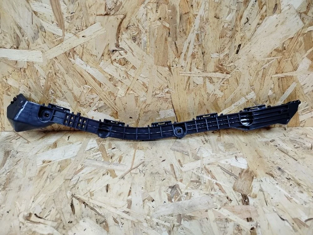 Кронштейн бампера зад. прав. Toyota Corolla XI (2012—2016)