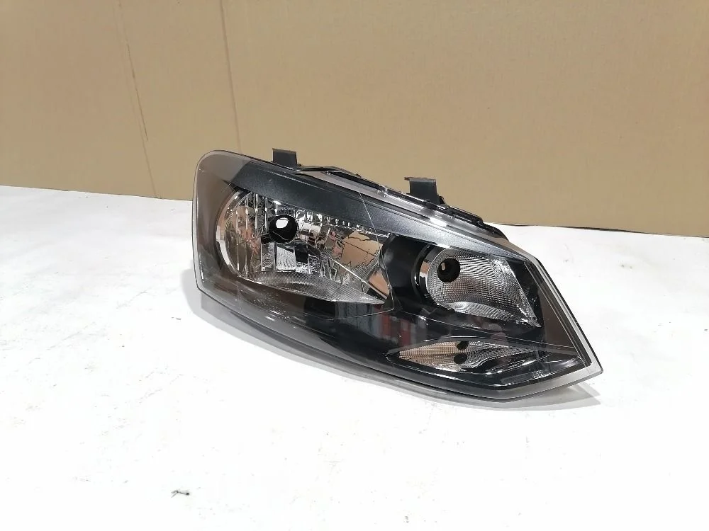 Фара правая Volkswagen Polo V (2009—2015)