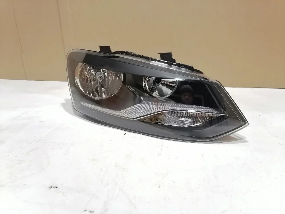 Фара правая Volkswagen Polo V (2009—2015) 6R1941008F