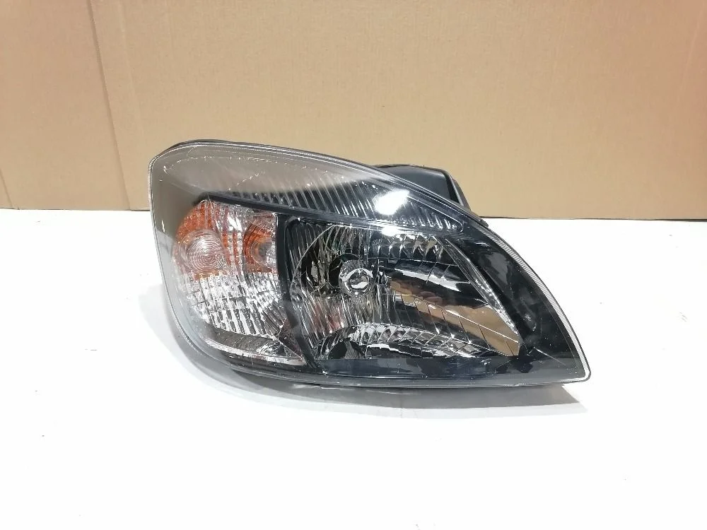 Фара правая Kia Rio II рестайлинг (2009—2011)