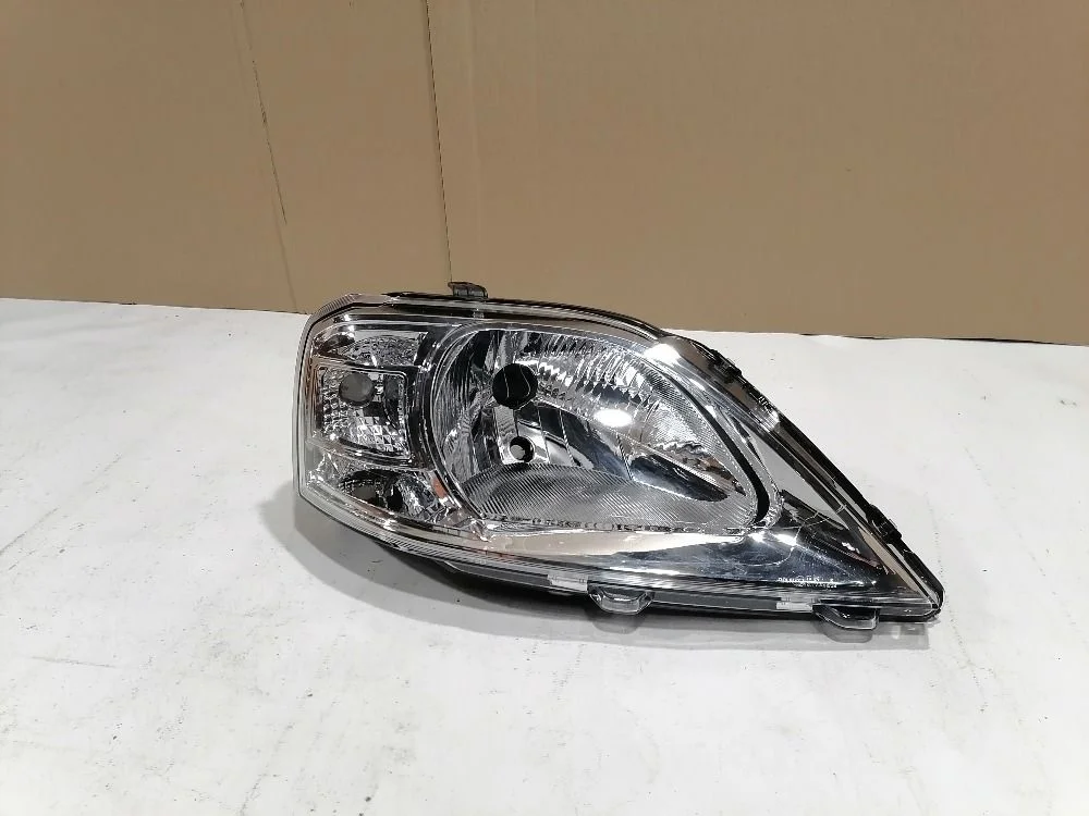 Фара правая ВАЗ (LADA) Largus I (2012—2021)