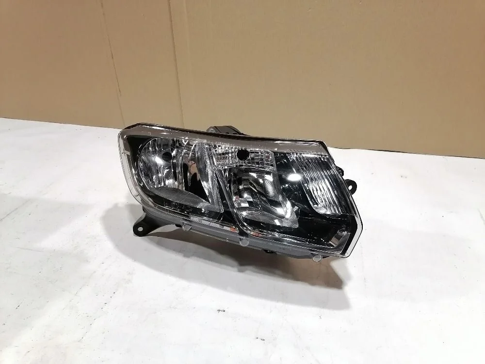 Фара правая Renault Logan II (2012—2018) 260106223R