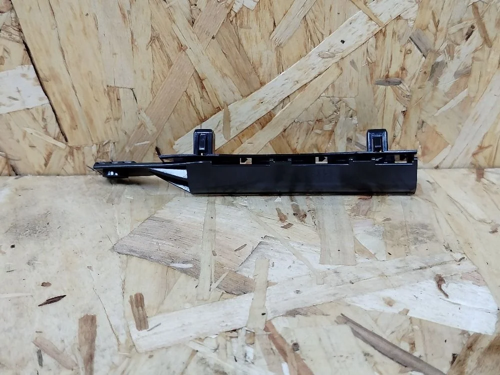 Кронштейн бампера пер. прав. Nissan Tiida C11 (2004—2012) 62224ED000