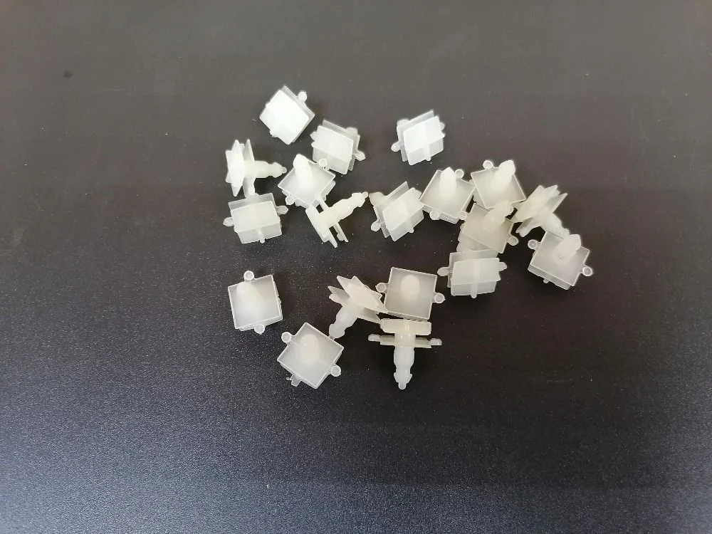 Клипса (пистон) Nissan Tiida C11 (2004—2012) 76851EM30A