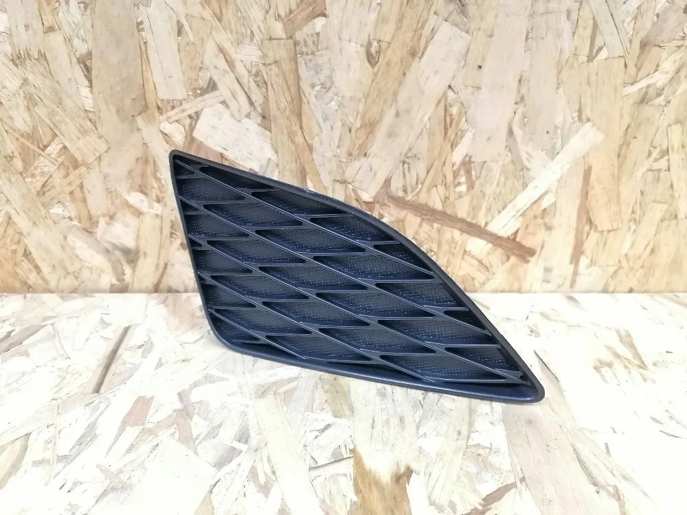 Решетка бампера правая (без ПТФ) Toyota Corolla X (2006—2010)