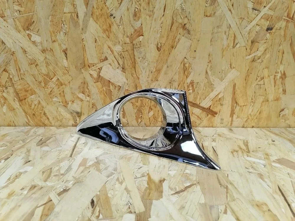 Решетка бампера правая (под ПТФ) Toyota Camry XV50 (2011—2014)