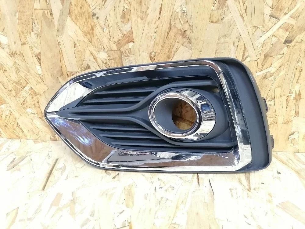 Решетка бампера левая (под ПТФ) Hyundai Solaris II (2017—2020)