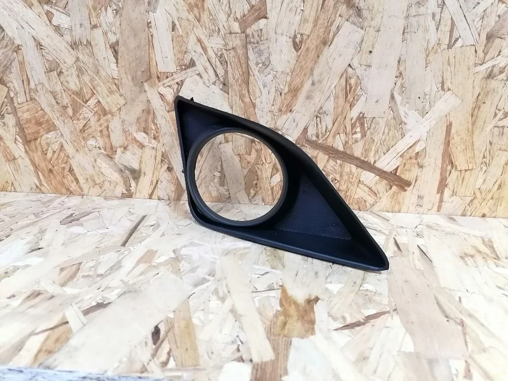 Решетка бампера правая (под ПТФ) Toyota Corolla X (2006—2010)