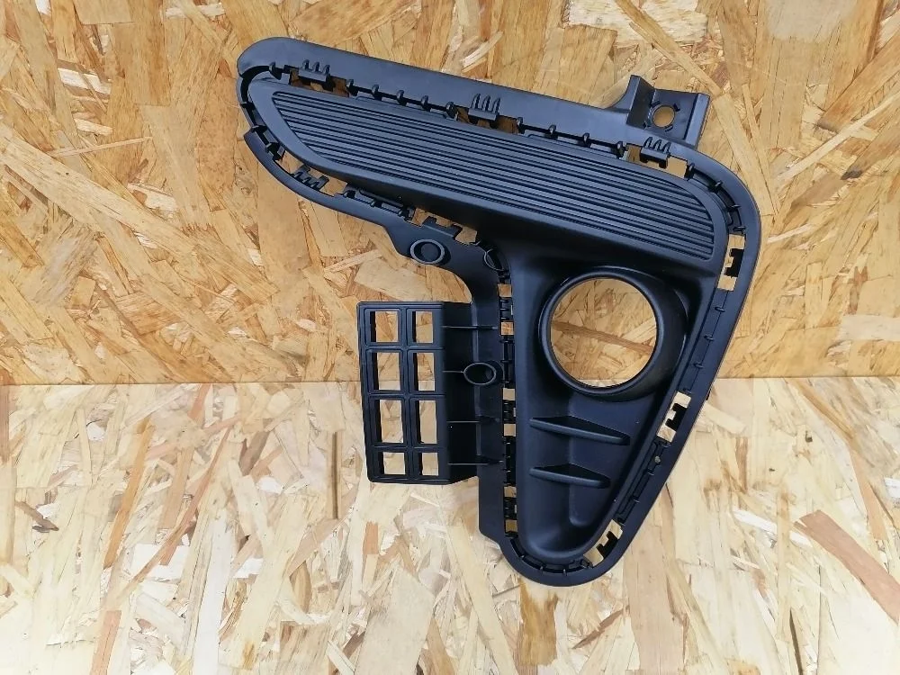 Решетка бампера левая (под ПТФ) Kia Rio IV (2017—2020)