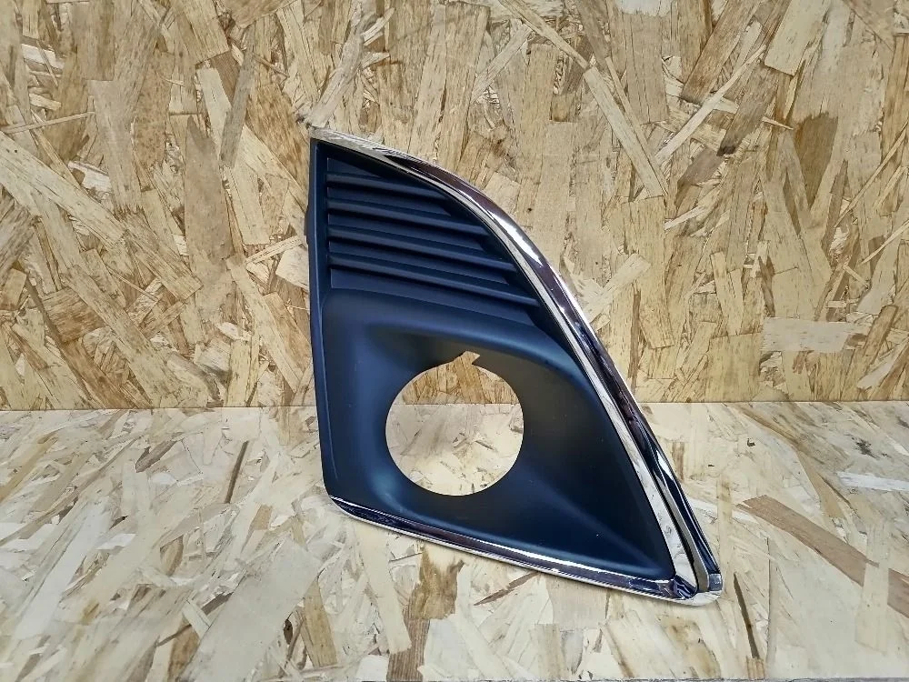 Решетка бампера правая (под ПТФ) Chevrolet Cruze I рестайлинг (2012—2016)