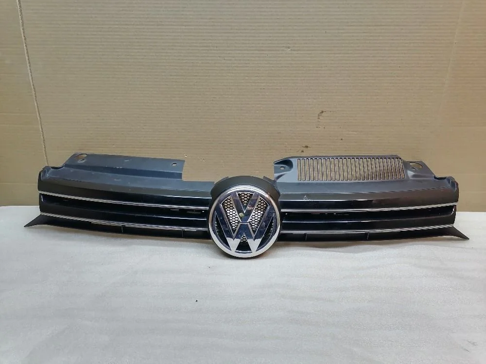 Решетка радиатора Volkswagen Golf Mk6 (2008—2012) 5K0853651ANQWA