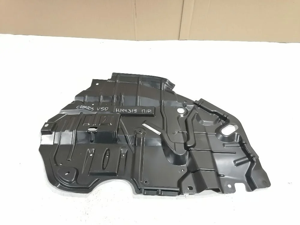 Пыльник бампера пер. прав. Toyota Camry XV50 (2011—2014)