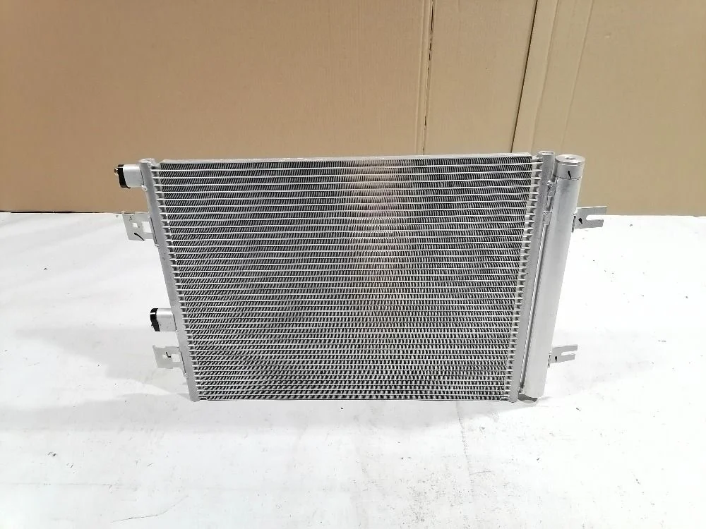 Радиатор кондиционера Renault Duster I (2010—2015) 921007794R