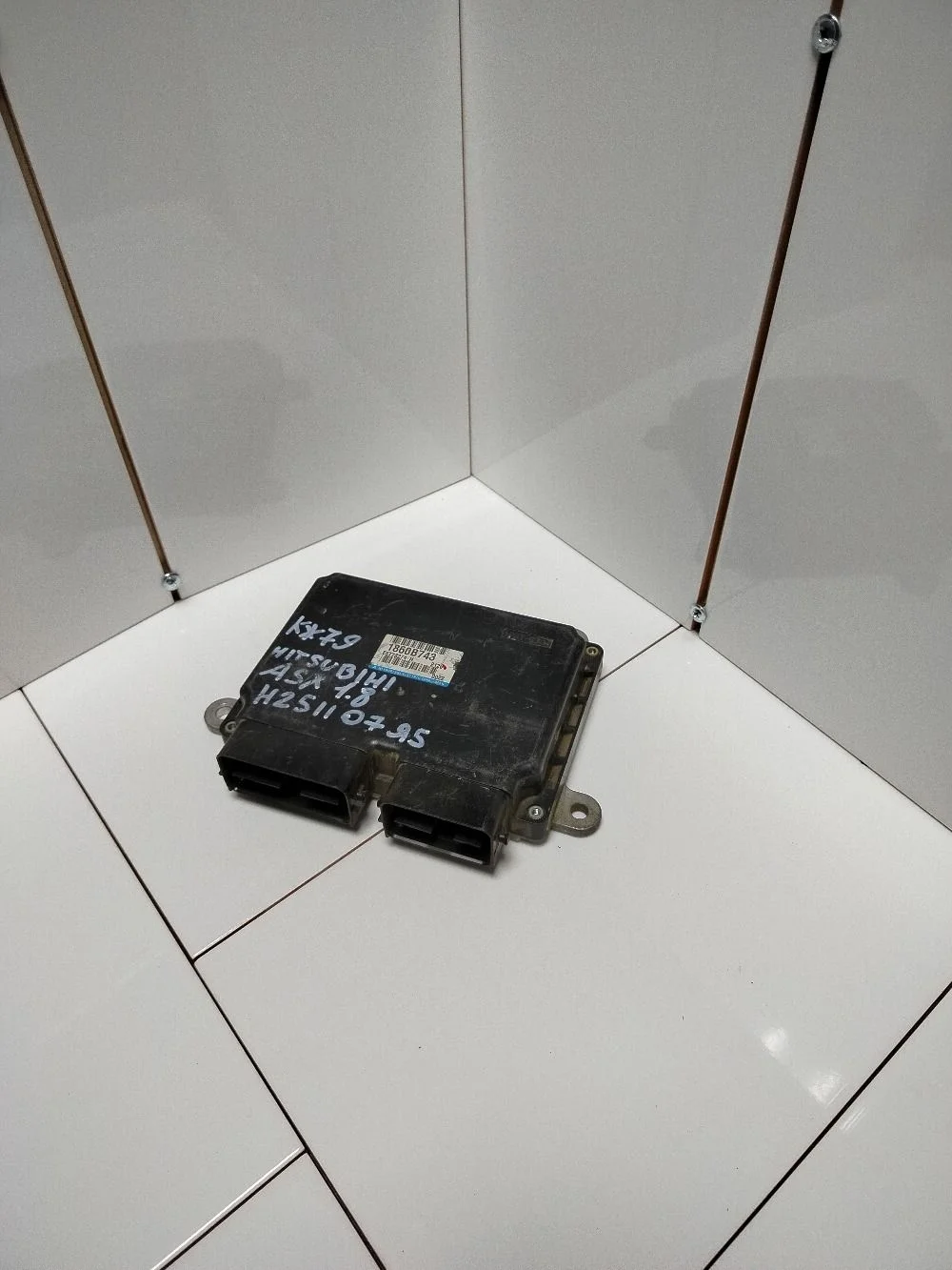 Блок упр-я двигателем (мозги) Mitsubishi ASX I (2010—2013) E6T78274