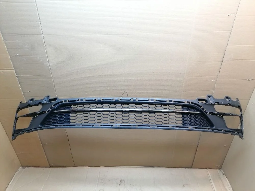 Решетка бампера перед. центр. Kia Rio III рестайлинг (2015—2017) 865614Y700