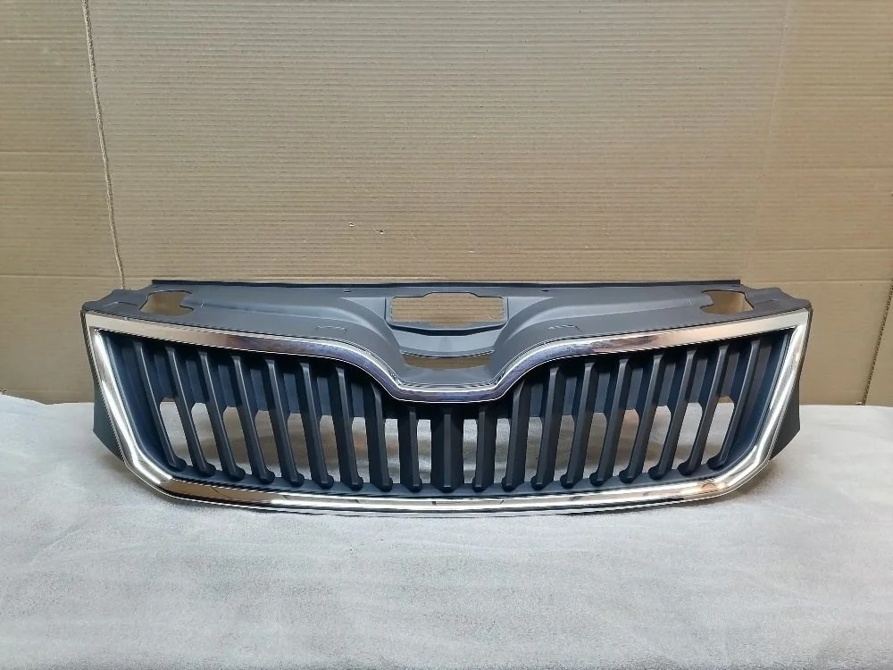 Решетка радиатора Skoda Rapid I (2012—2017) 5JA8536689B9