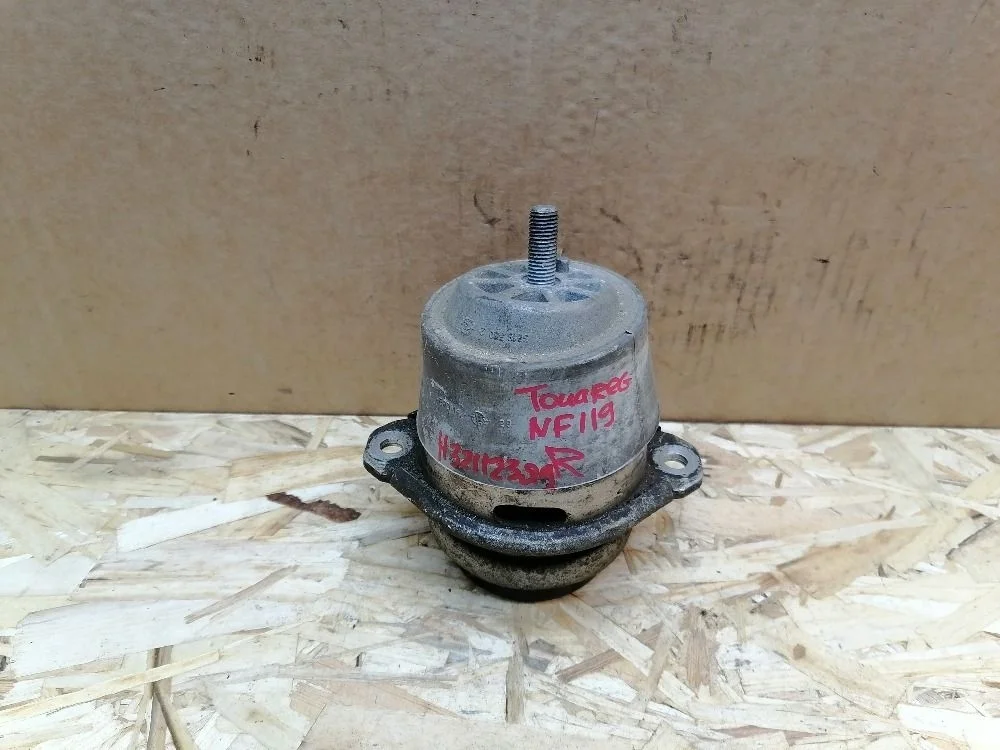 Опора ДВС лев=прав Volkswagen Touareg II (2010—2014) 7P6199131