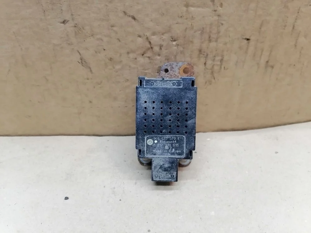 Усилитель антенны Volkswagen Golf Mk5 (2003—2009)