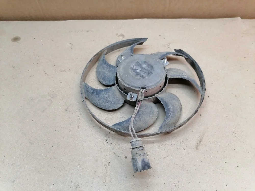 Вентилятор радиатора (диффузор) Volkswagen Golf Mk5 (2003—2009)