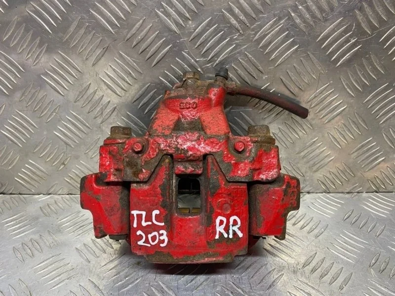 Суппорт задний правый Toyota Land Cruiser 200 (2008-2021) 2010 4783060080 4.5 D 1VDFTV