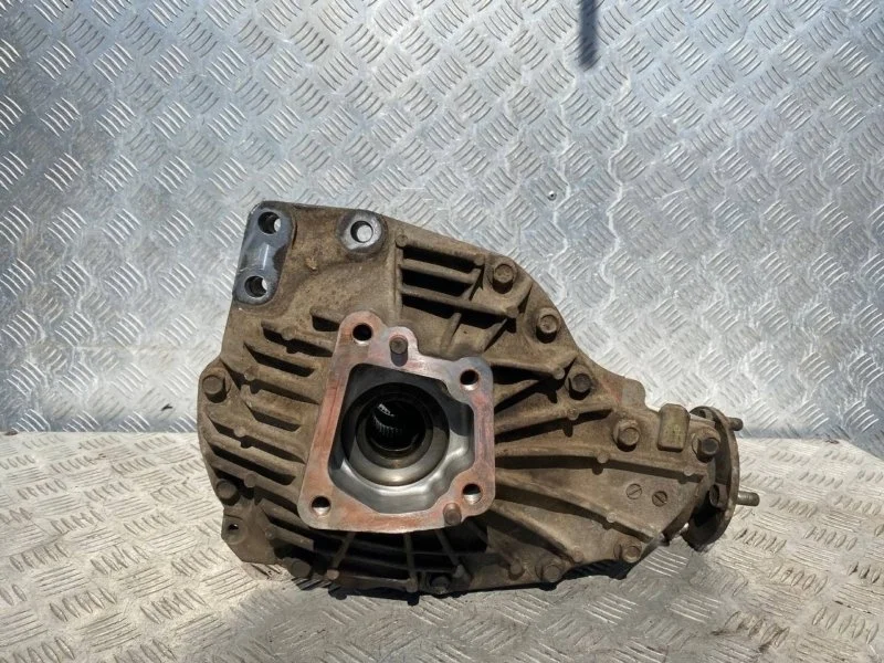 Редуктор переднего моста Toyota Land Cruiser 200 (2008-2021) 2010 4111060B80 4.5 D 1VDFTV