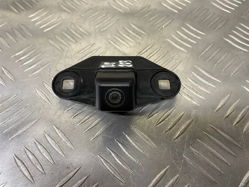 Камера заднего вида Toyota Land Cruiser 200 (2008-2021) 2010 8679060081 4.5 D 1VDFTV