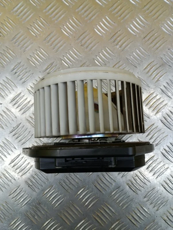 Моторчик печки Infiniti Fx 30D ( 2002-2013) 2010 27220JK00A 3.0 D V9X