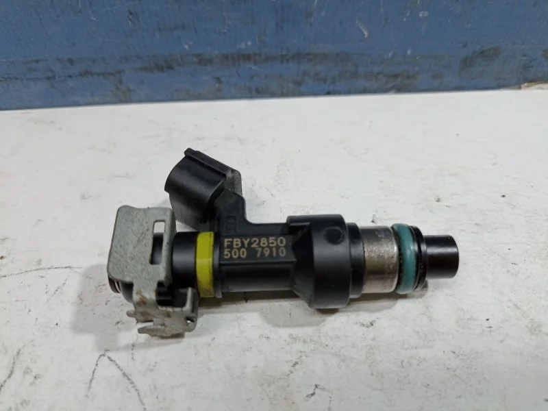 Форсунка топливная Nissan Qashqai 2010 16600EN200 J10 2.0 MR20DE 4WD