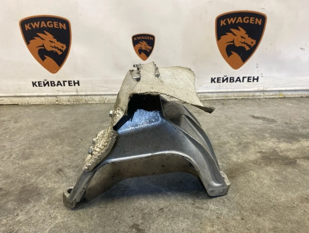 Кронштейн двигателя Audi A4 2015 B8