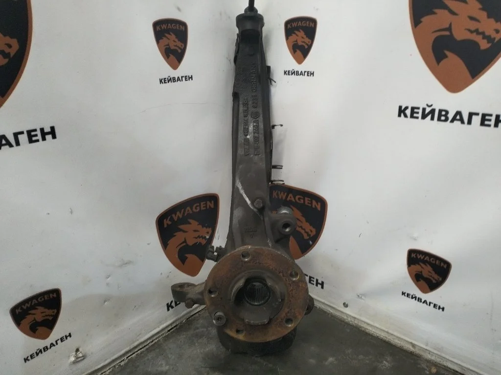 Кулак поворотный Volkswagen Touareg 2011 7P