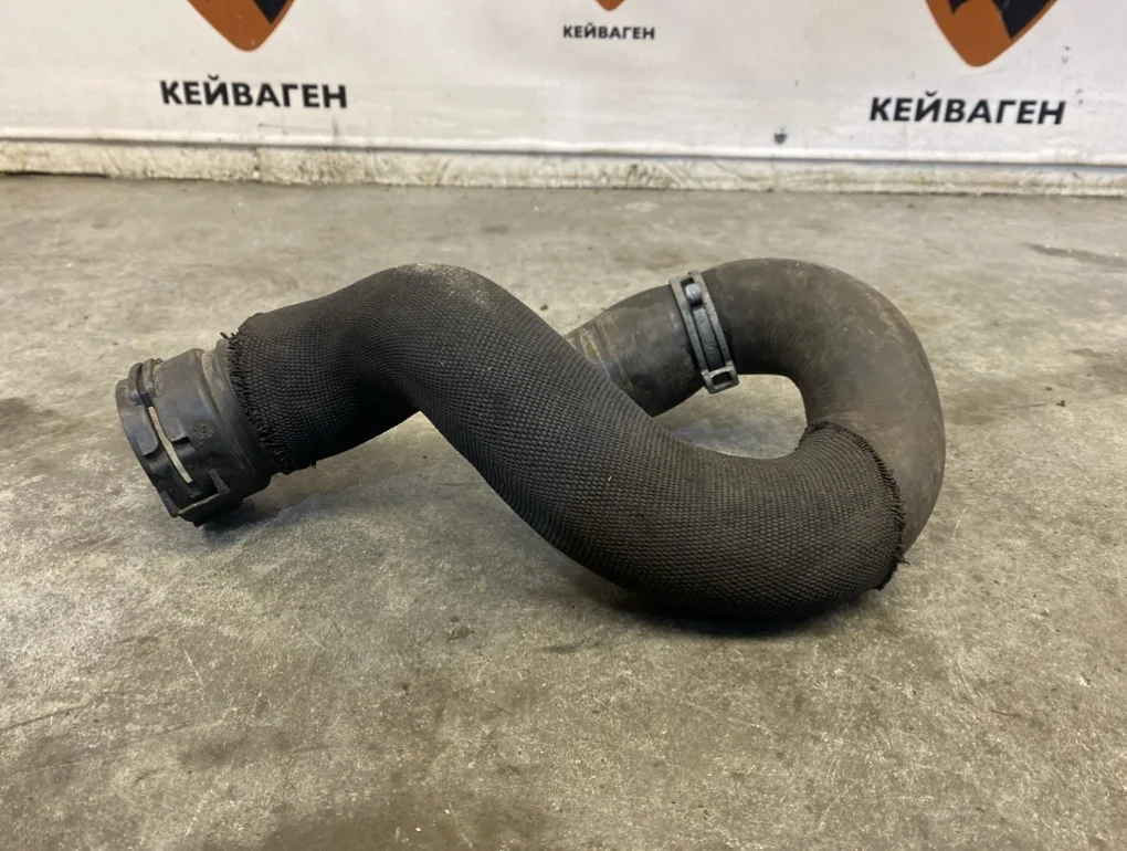 Патрубок системы охлаждения Audi A4 2005 B7