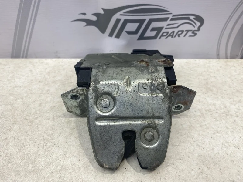 Замок крышки багажника Mercedes-benz 2006 S203