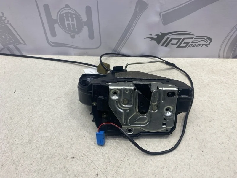 Замок задней правой двери Mercedes-benz 2004 W211