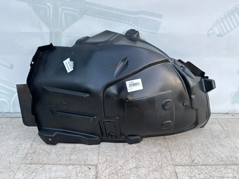 Подкрылок передний левый передняя часть Mercedes-benz W213