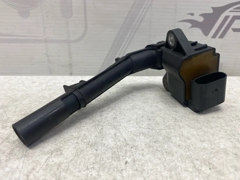 Катушка зажигания Mercedes-benz 2013 W212