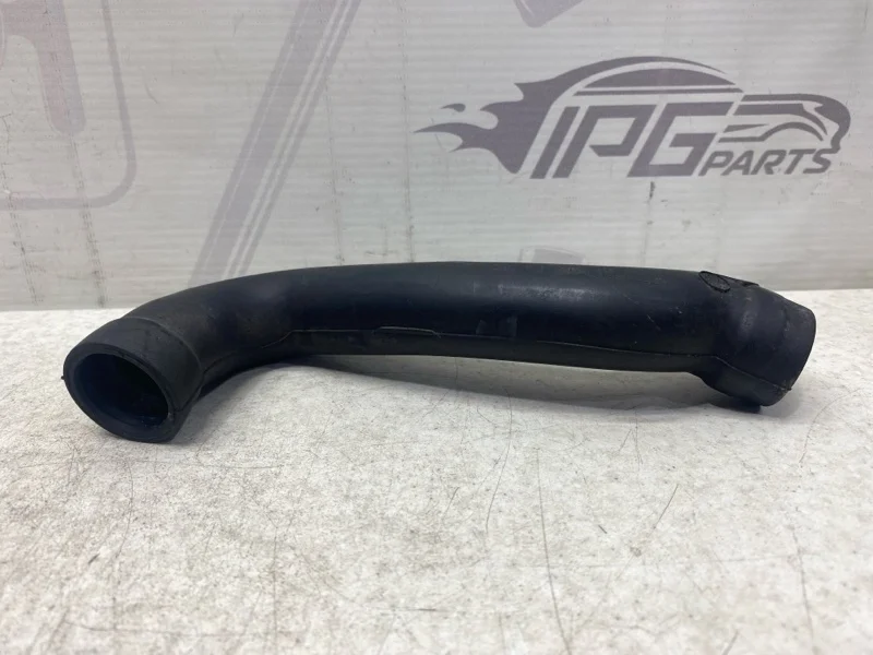 Патрубок картерных газов Mercedes-benz W221