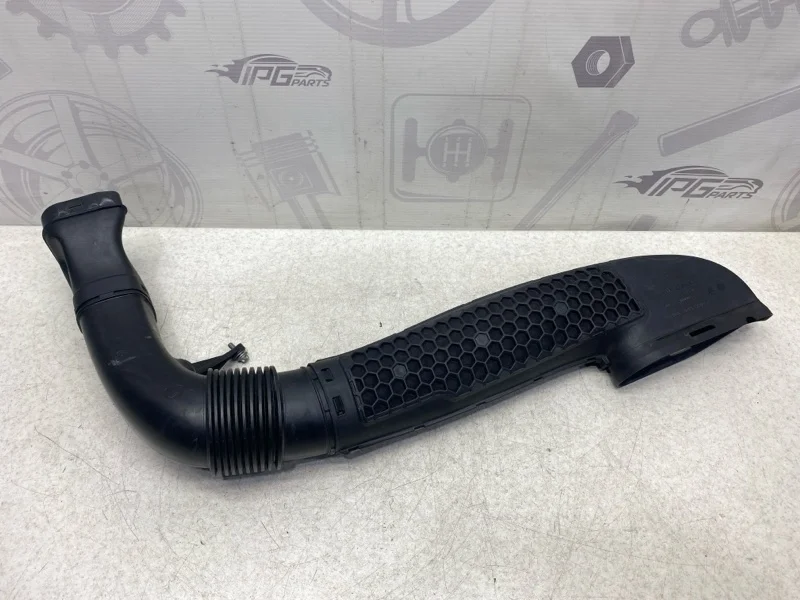 Патрубок воздушного фильтра Mercedes-benz 2014 W212