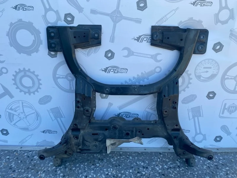 Подрамник передний Mercedes-benz 2016 W246