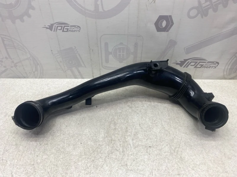 Патрубок воздушного фильтра Mercedes-benz 2013 W212