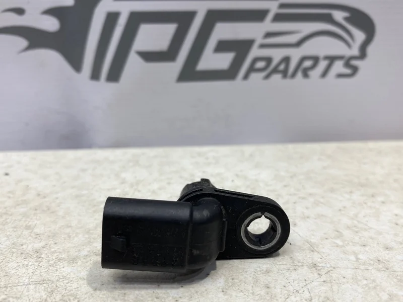 Датчик распредвала Mercedes-benz 2014 W212